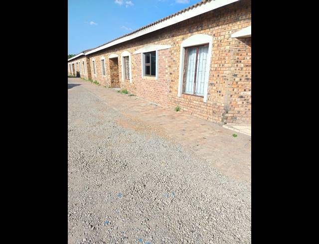 5 BEDROOM APARTMENT BLOCK FOR SALE IN AMAJUBA PARK